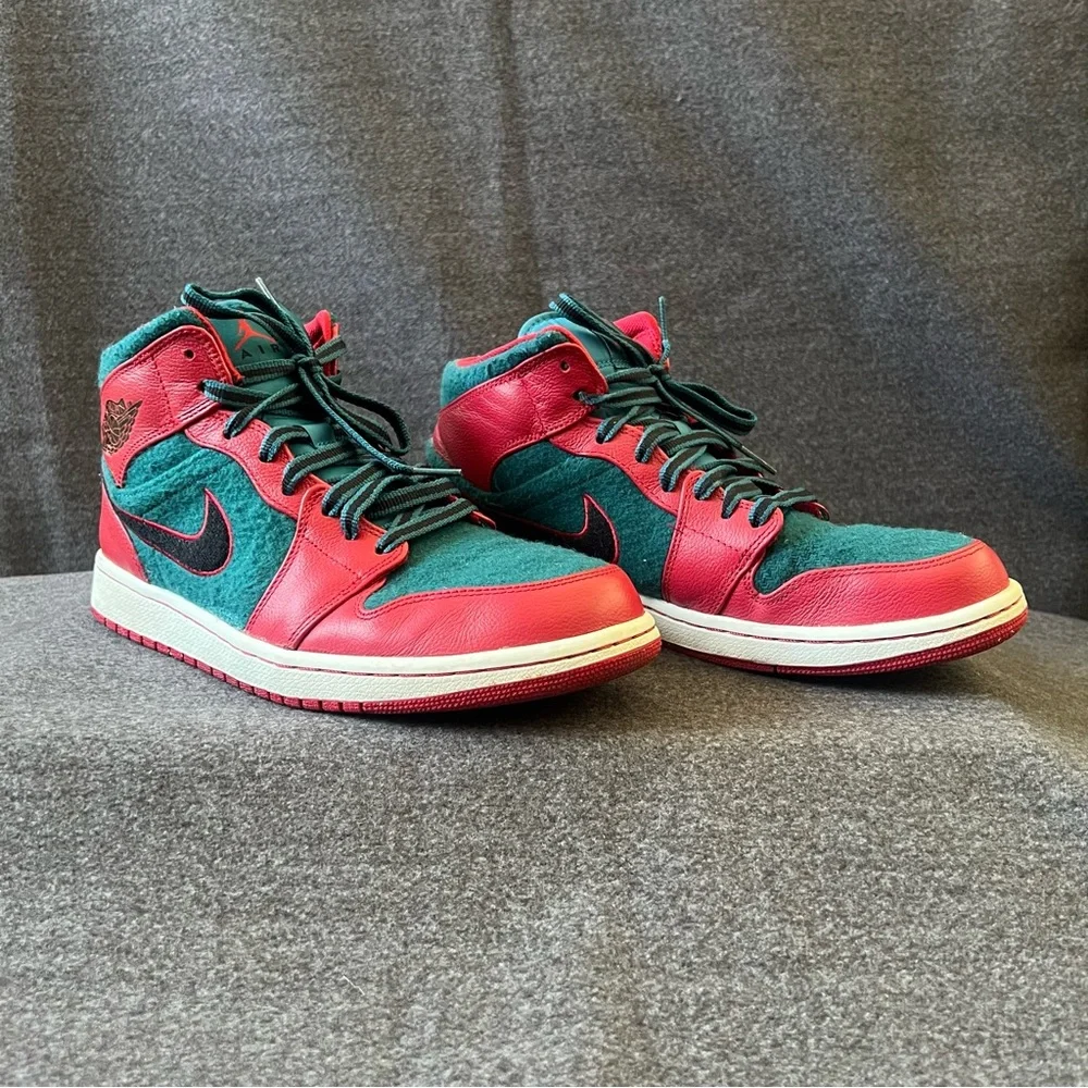 Air Jordan 1 Mid Gym Red Dark Sea Basketball Shoes